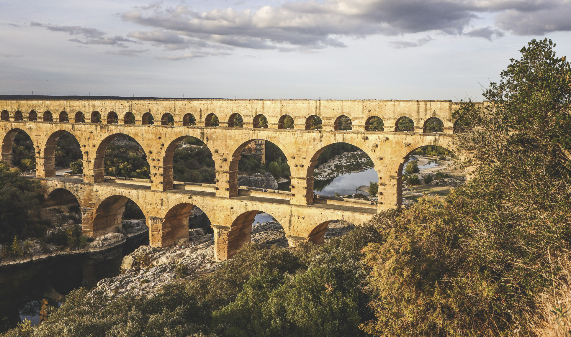 Page De Gard Citya tracé de l'aqueduc du pont du gard